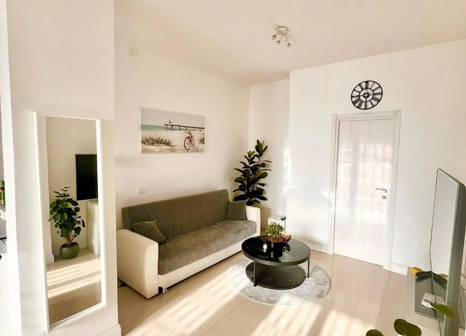Double Room With Private Bathroom In Shared Apartment Róma 0*,